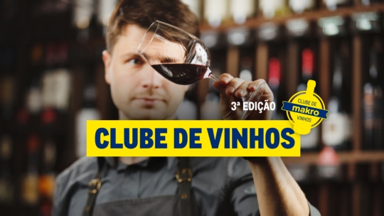 degustar um copo de vinho